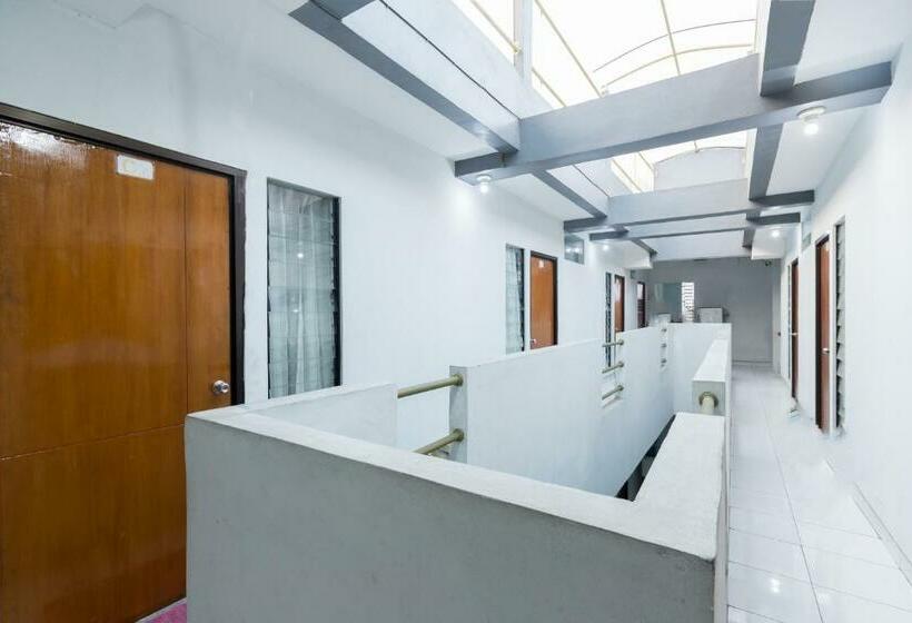 בית מלון כפרי Oyo 1516 Cemara Gading Syariah