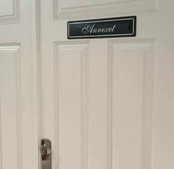 ホテル Strandvillan Ljugarn