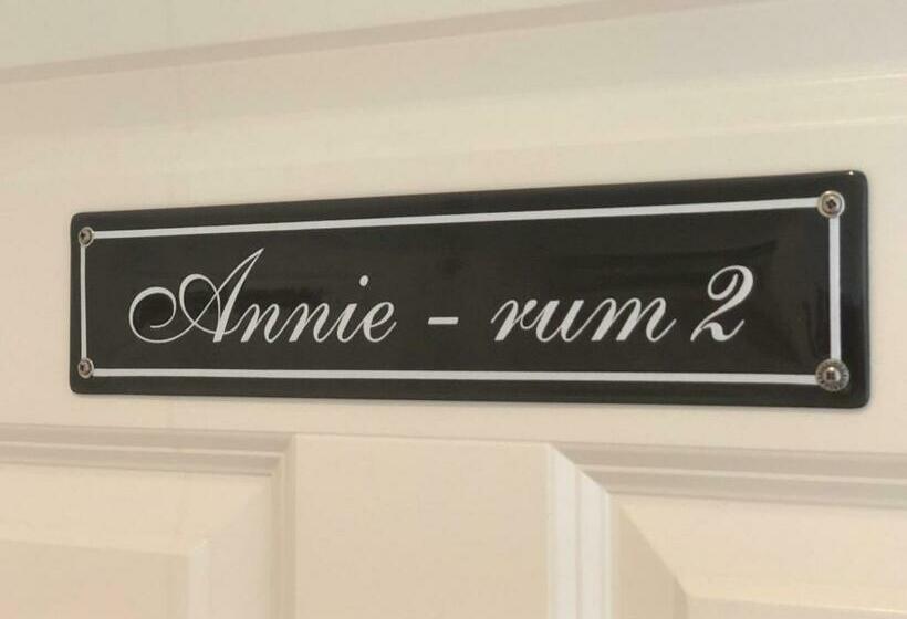 בית מלון כפרי Strandvillan Ljugarn