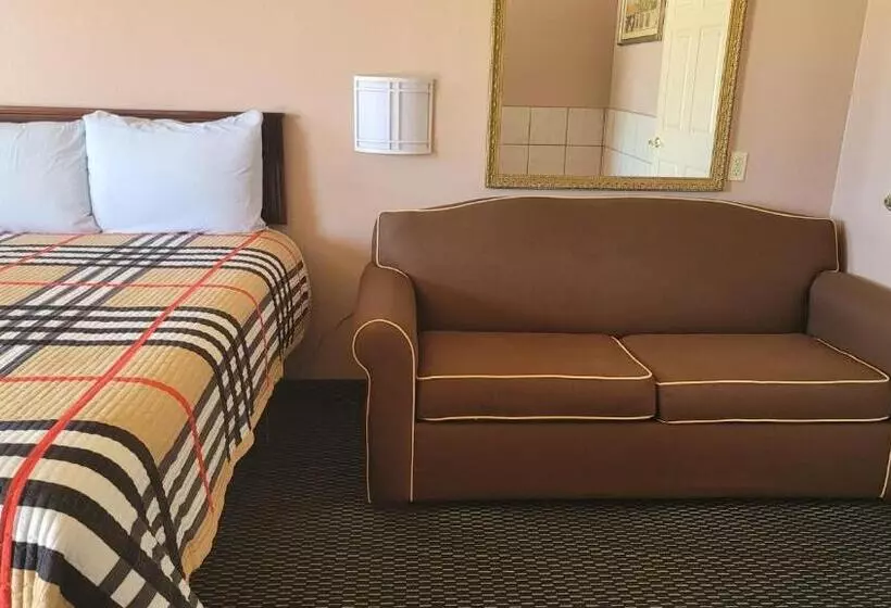 Motelli Benbrook Inn & Suites