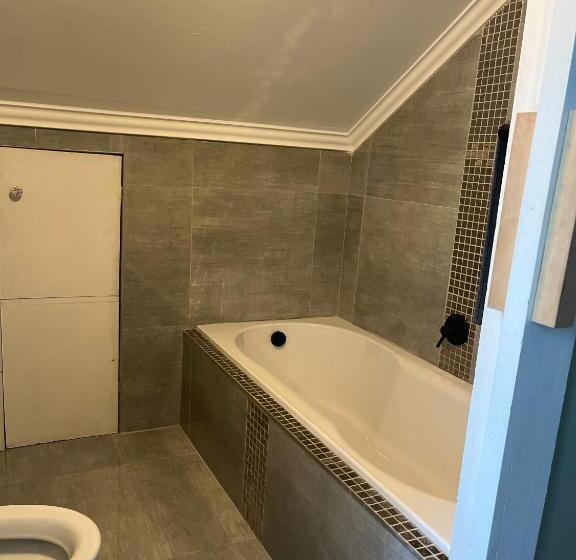 פנסיון 4kingston Close Umhlanga Ridge