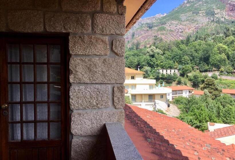 بنسيون Casa Do Pedrógo