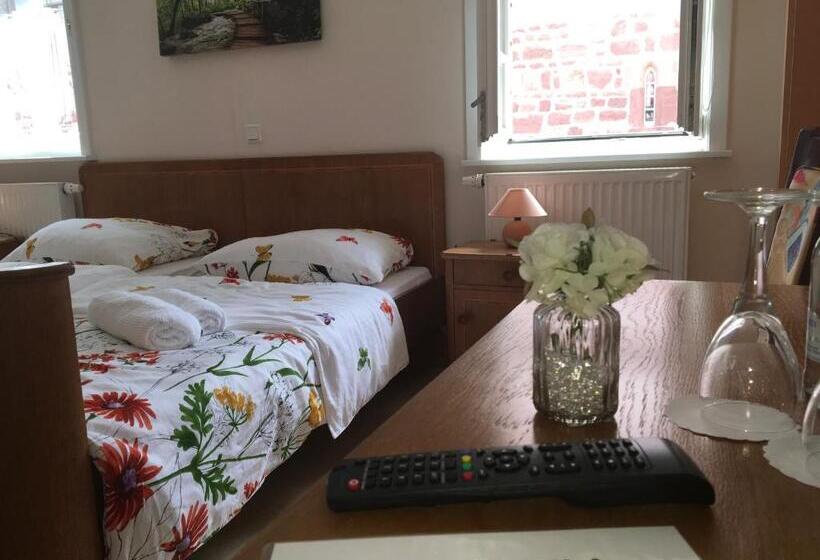 펜션 Alte Schule Niederdünzebach