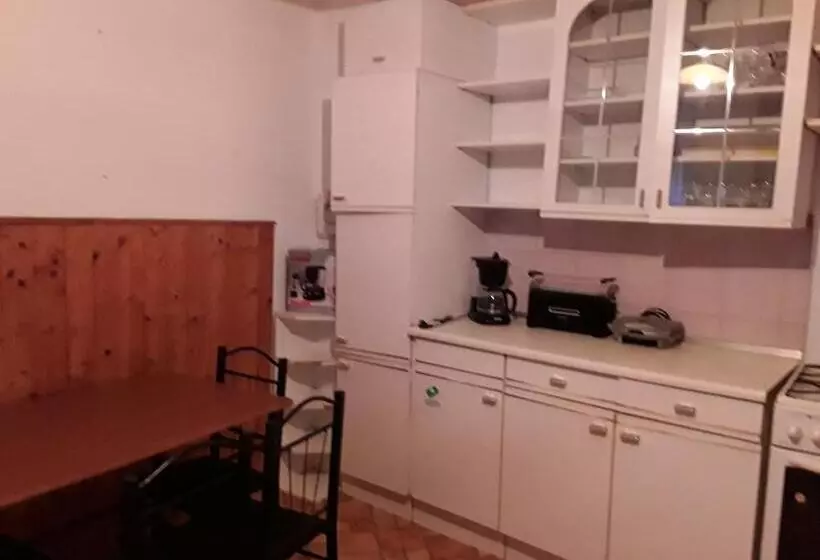 Tunnel Family Apartmanház Pécs