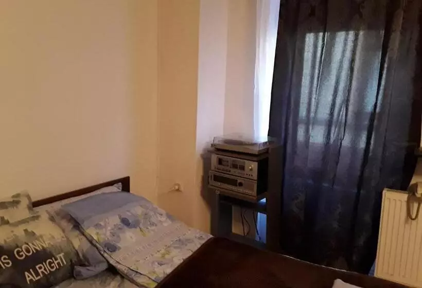 Tunnel Family Apartmanház Pécs