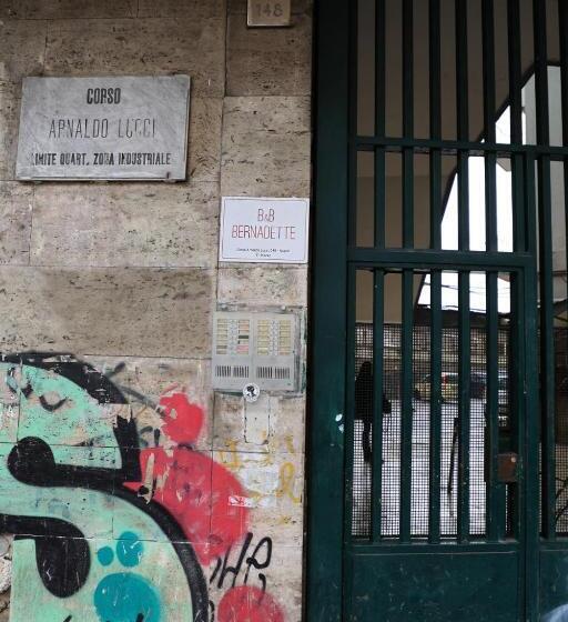 تختخواب و صبحانه Bernadette