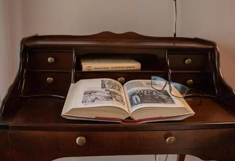 تختخواب و صبحانه La Casa Di Adele Cagliari