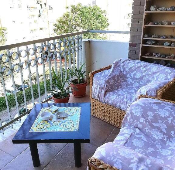 تختخواب و صبحانه La Casa Di Adele Cagliari