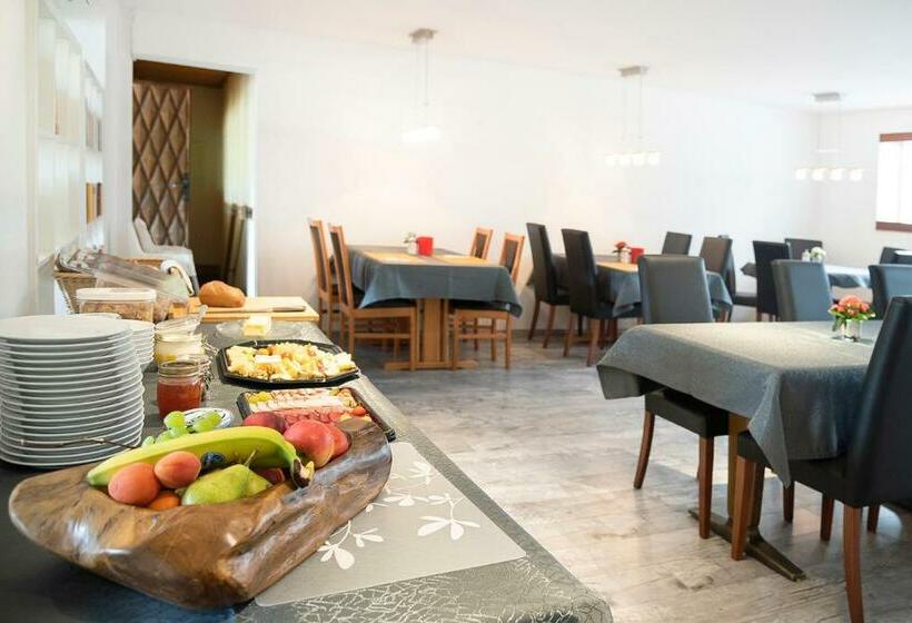 호텔 B&b La Tgamona