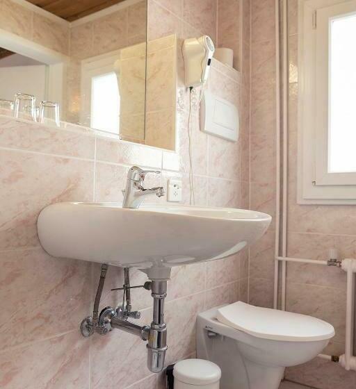 호텔 B&b La Tgamona