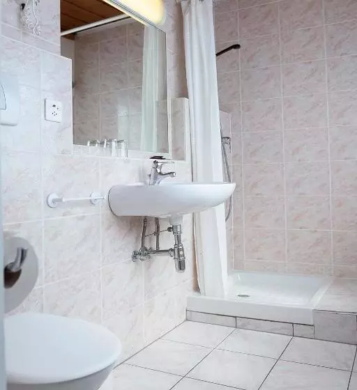 Hotelli B&b La Tgamona