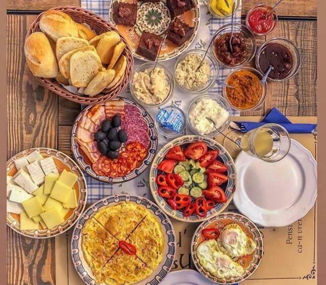 펜션 Califarul Alb