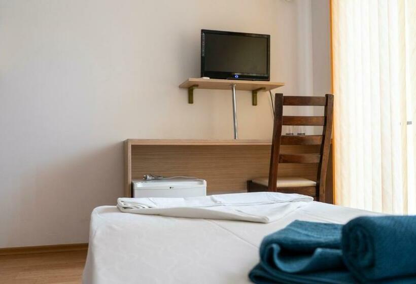 펜션 Califarul Alb