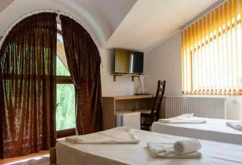 Majatalo Califarul Alb