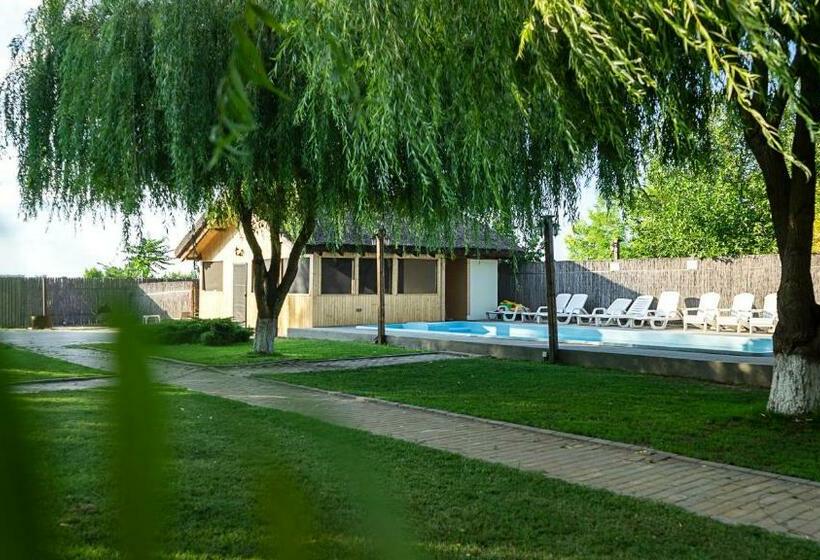 펜션 Califarul Alb