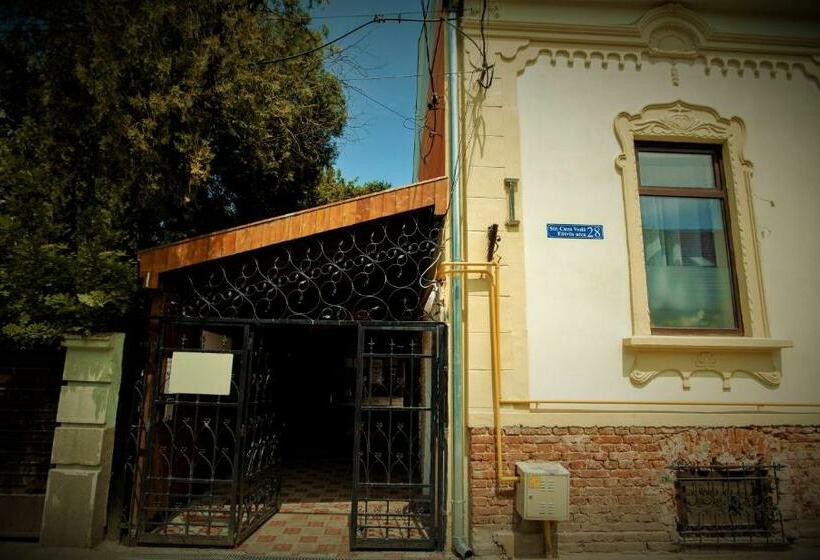 پانسیون Charlietown