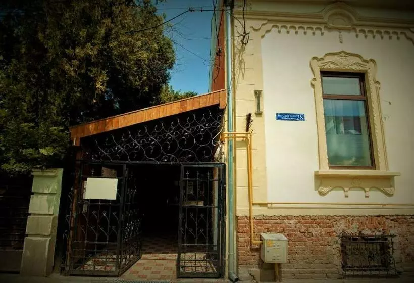 پانسیون Charlietown