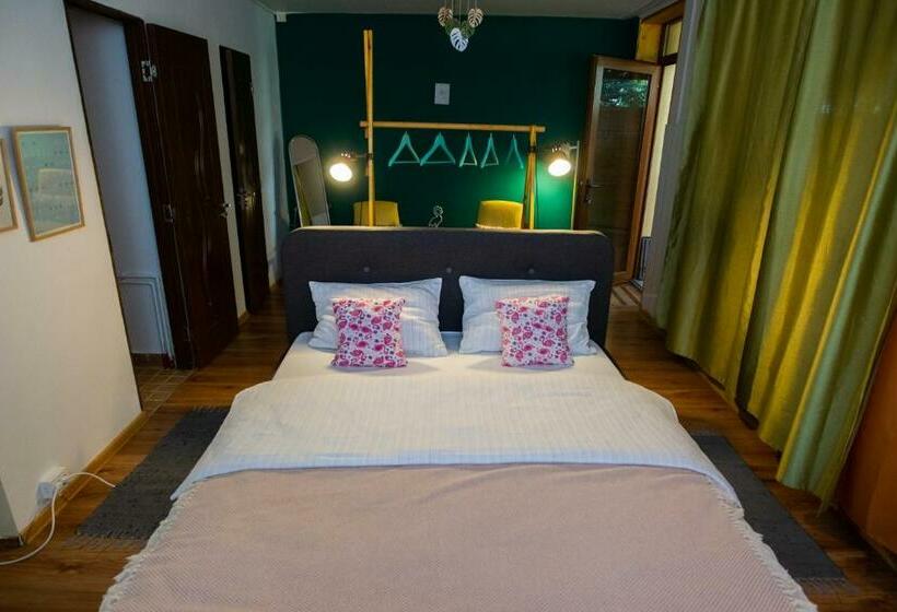 پانسیون Charlietown