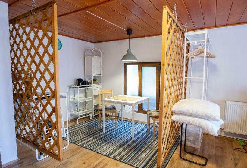 پانسیون Charlietown