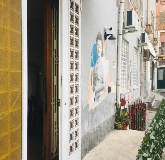 بنسيون Markethousecatania