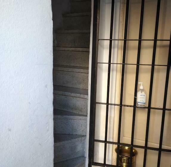 پانسیون Vivienda Turística Templo Romano