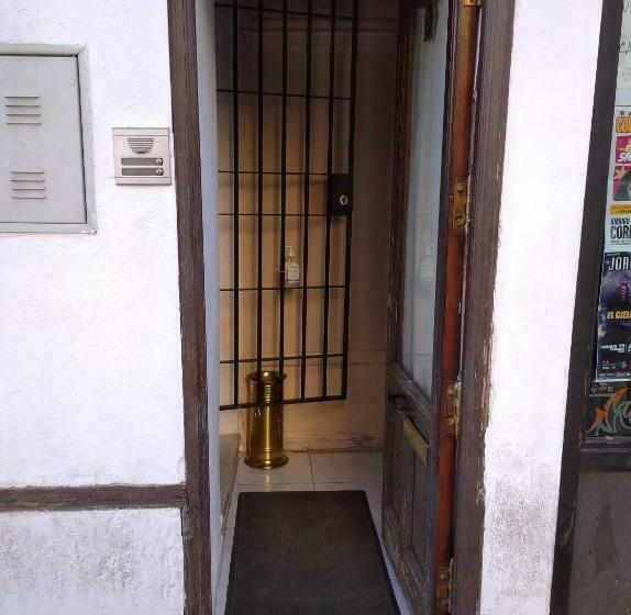 پانسیون Vivienda Turística Templo Romano