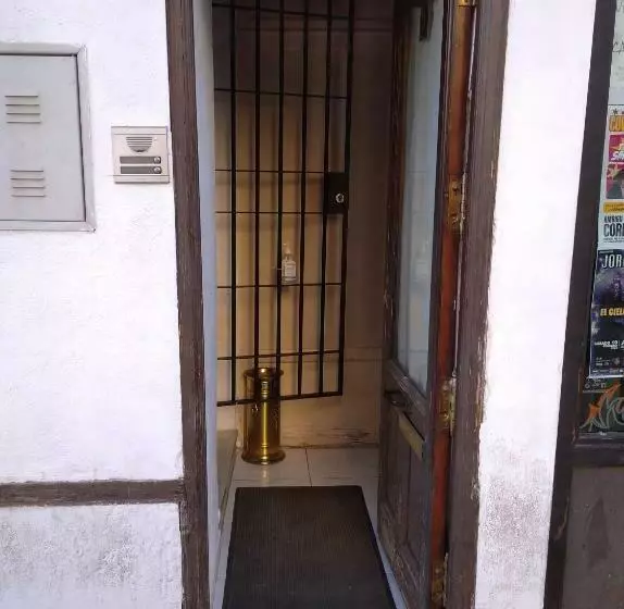 پانسیون Vivienda Turística Templo Romano