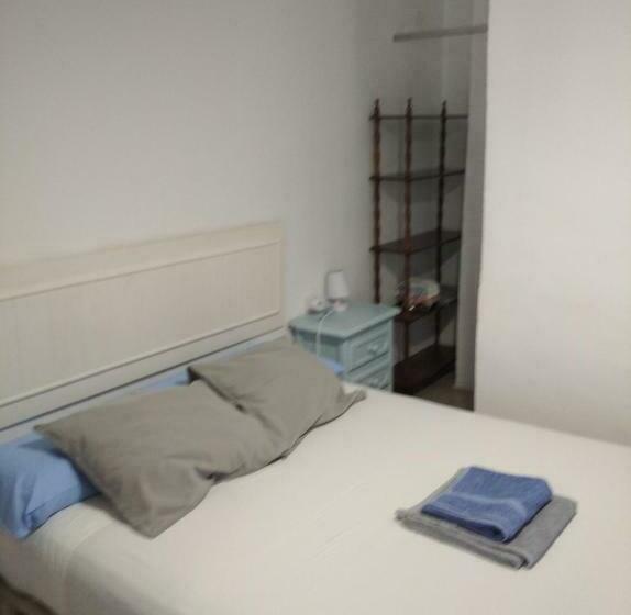 پانسیون Vivienda Turística Templo Romano