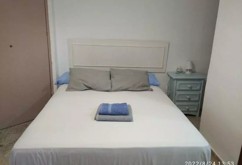 پانسیون Vivienda Turística Templo Romano