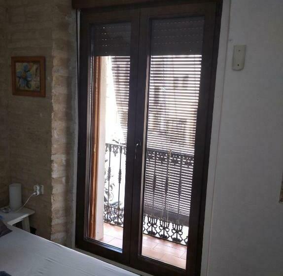 پانسیون Vivienda Turística Templo Romano