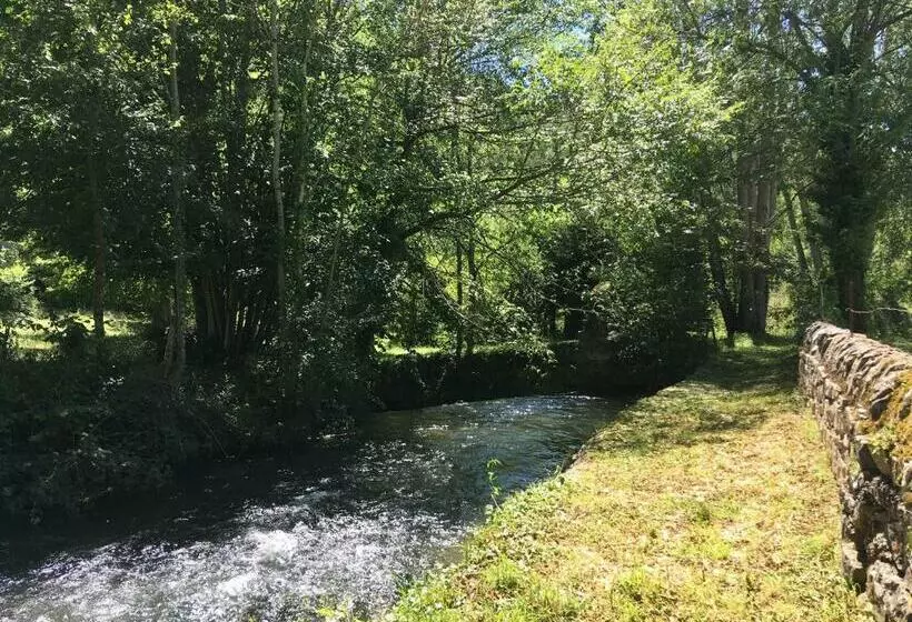 تختخواب و صبحانه Au Bord De L Eau