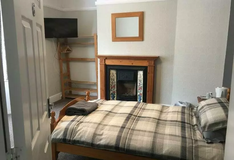 ベッドアンドブレックファースト Bourton House