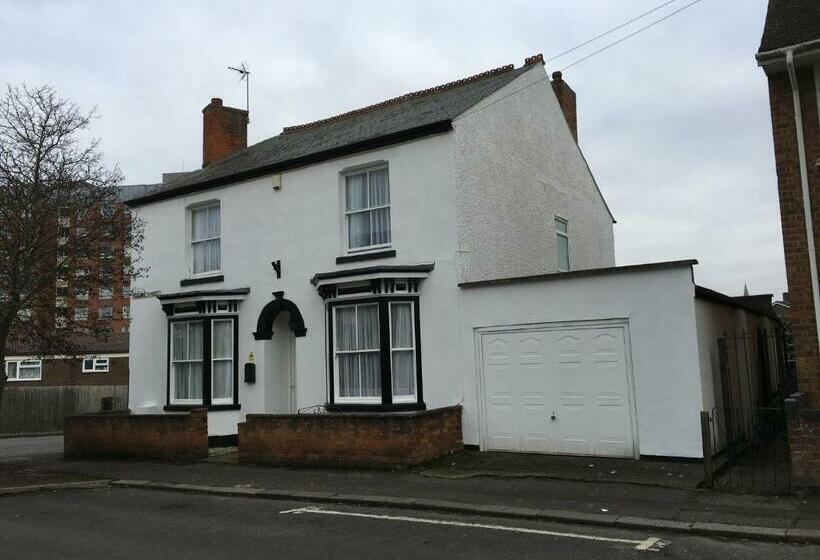 צימר Bourton House