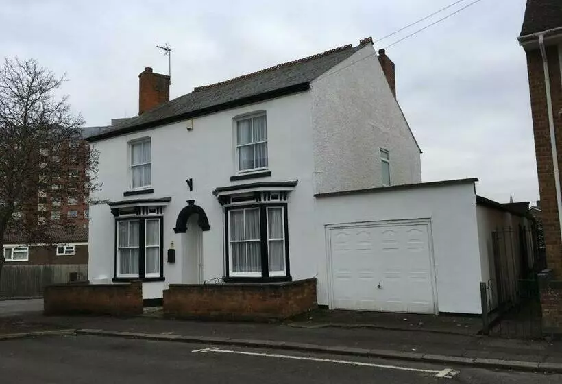 ベッドアンドブレックファースト Bourton House