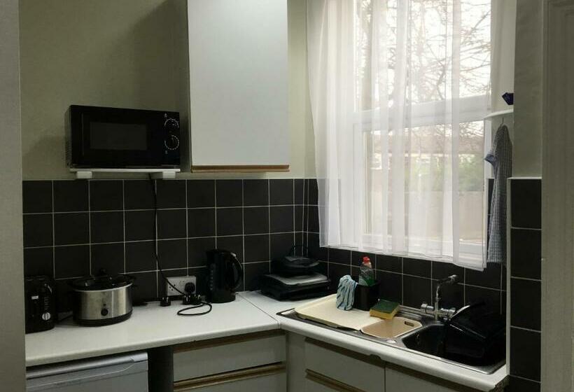 צימר Bourton House