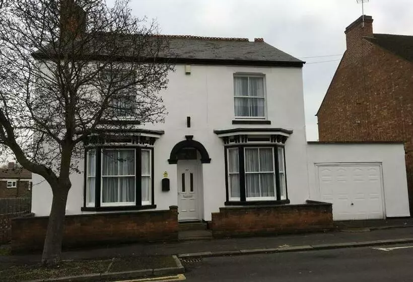 ベッドアンドブレックファースト Bourton House