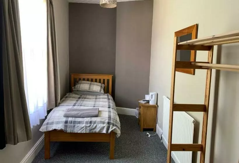 ベッドアンドブレックファースト Bourton House