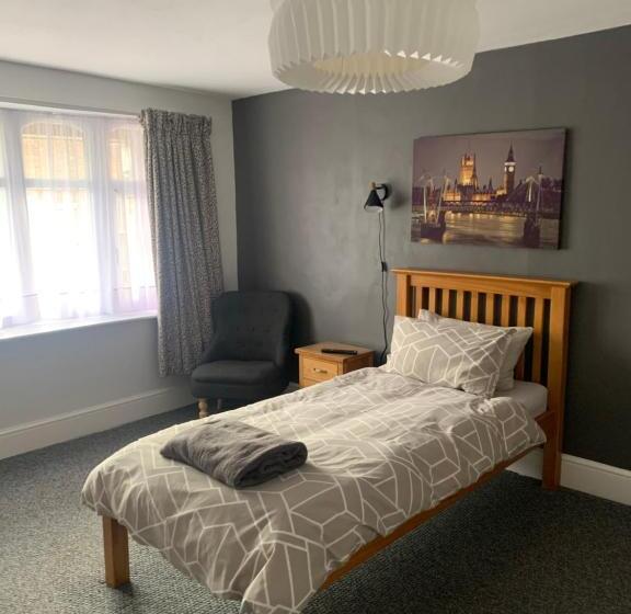 צימר Bourton House