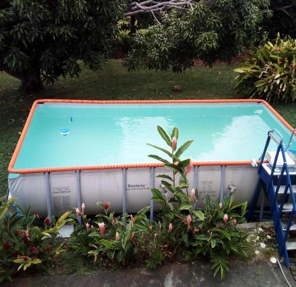 تختخواب و صبحانه Chez Christian Et Lydia