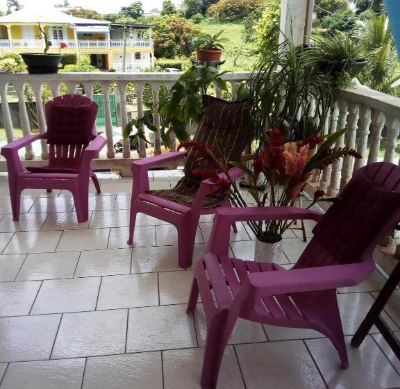 تختخواب و صبحانه Chez Christian Et Lydia