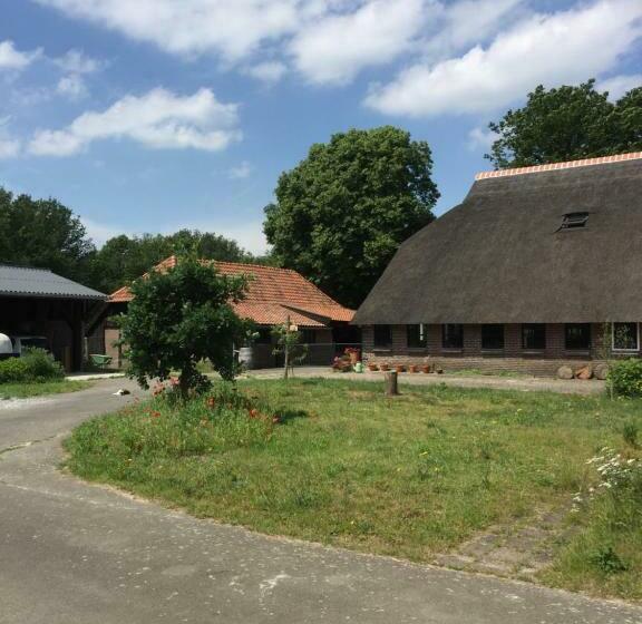 Bed and Breakfast De Distelweide
