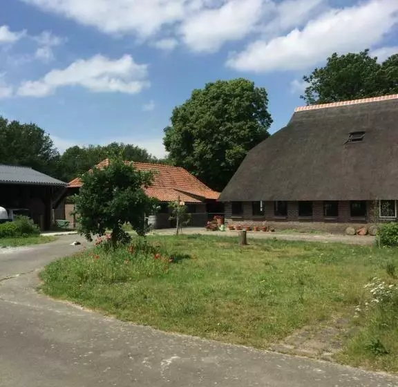 Aamiaismajoitus (B&B) De Distelweide