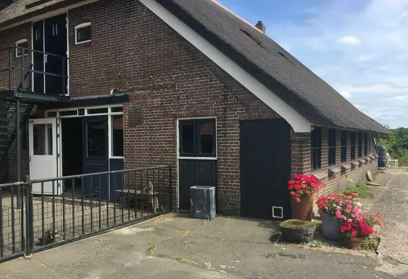 Aamiaismajoitus (B&B) De Distelweide