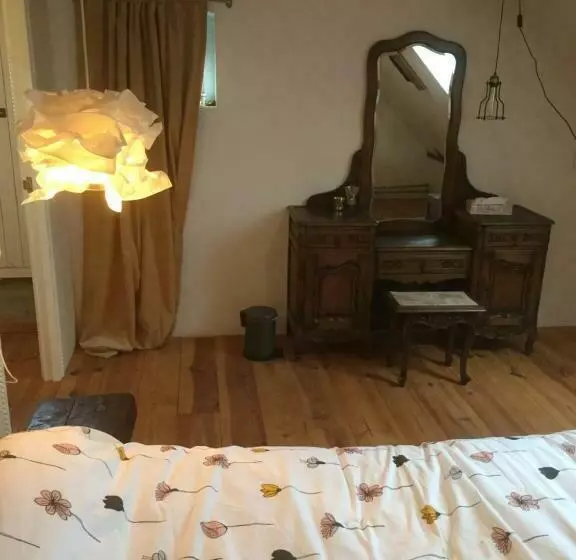 Aamiaismajoitus (B&B) De Distelweide