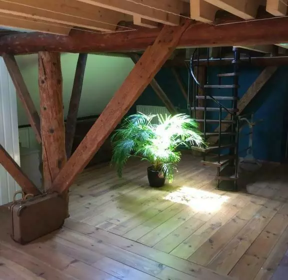 Aamiaismajoitus (B&B) De Distelweide
