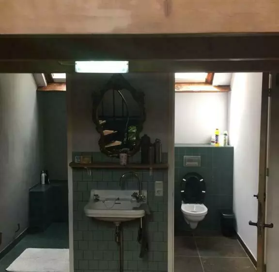 Aamiaismajoitus (B&B) De Distelweide