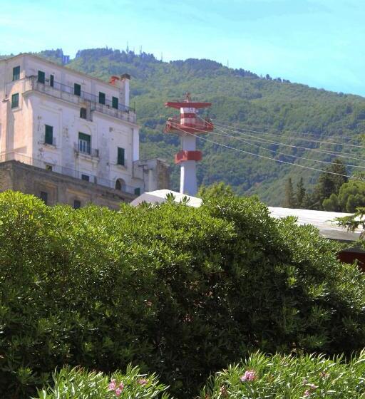 تختخواب و صبحانه Suite 14