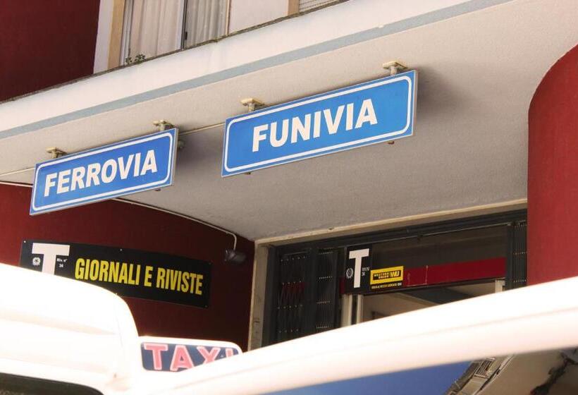 تختخواب و صبحانه Suite 14