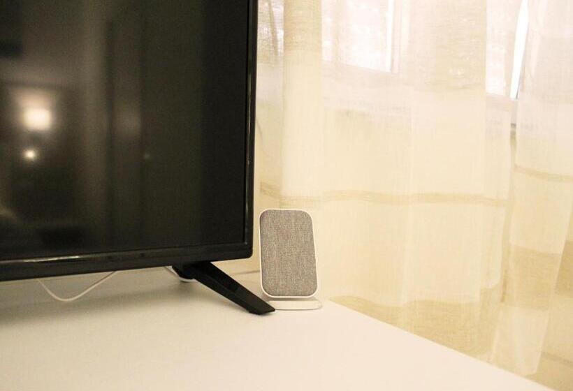 تختخواب و صبحانه Suite 14