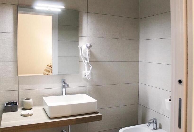 تختخواب و صبحانه Suite 14